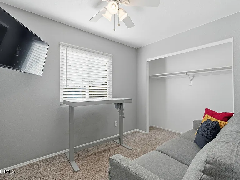 1735 E Stephens Dr — Photo 25