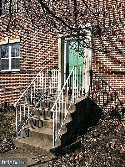 835 E King St #835 — Photo 4