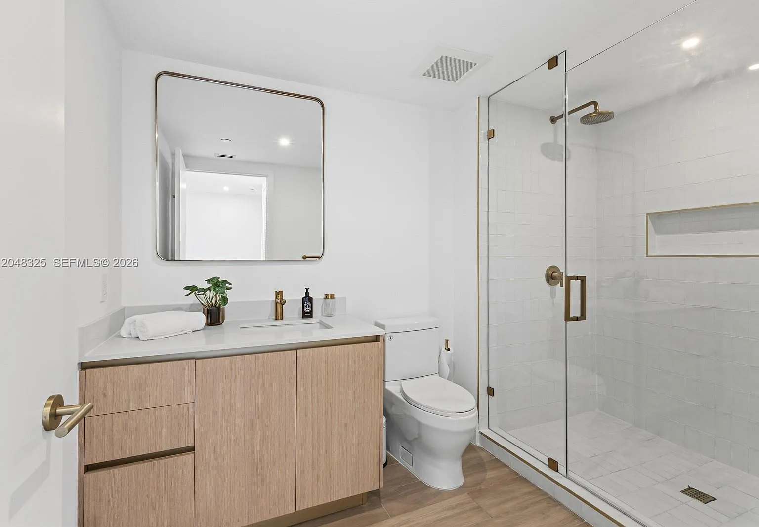 Studio, 1.0 bath, $3,200 — Photo 4