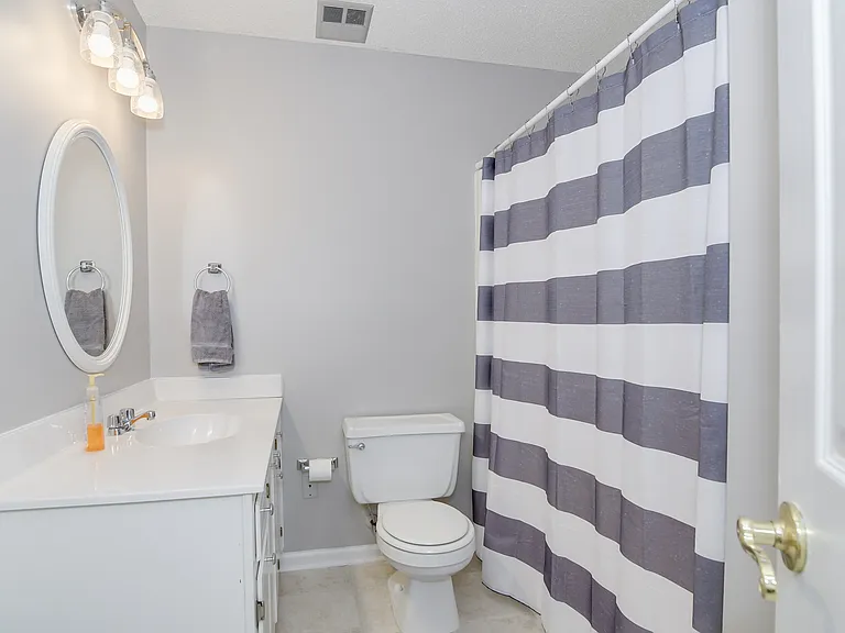 662 Tara Ln — Photo 17