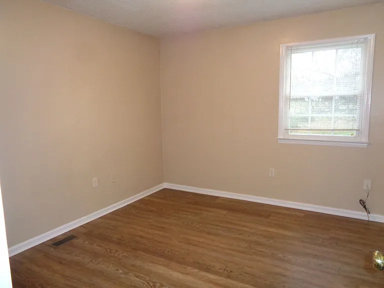 150 Sycamore Cir — Photo 7