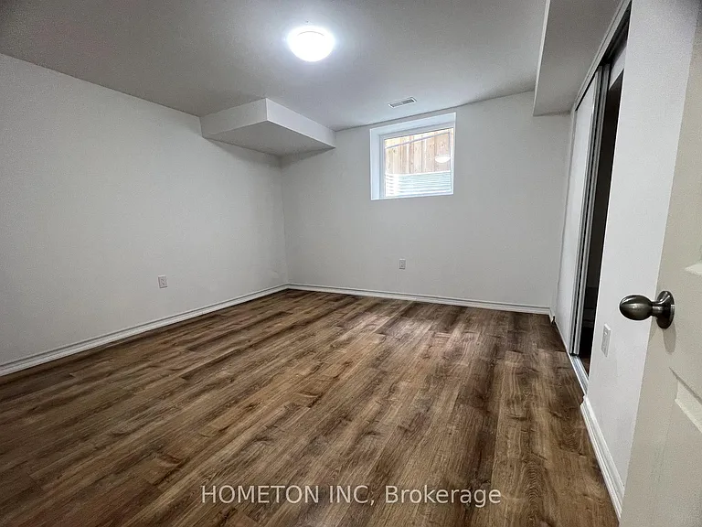4 Pridham Pl #BASEMENT — Photo 8