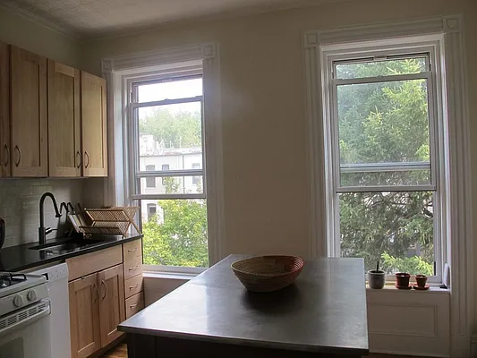 Rented by Dwell Residential Inc | media 28