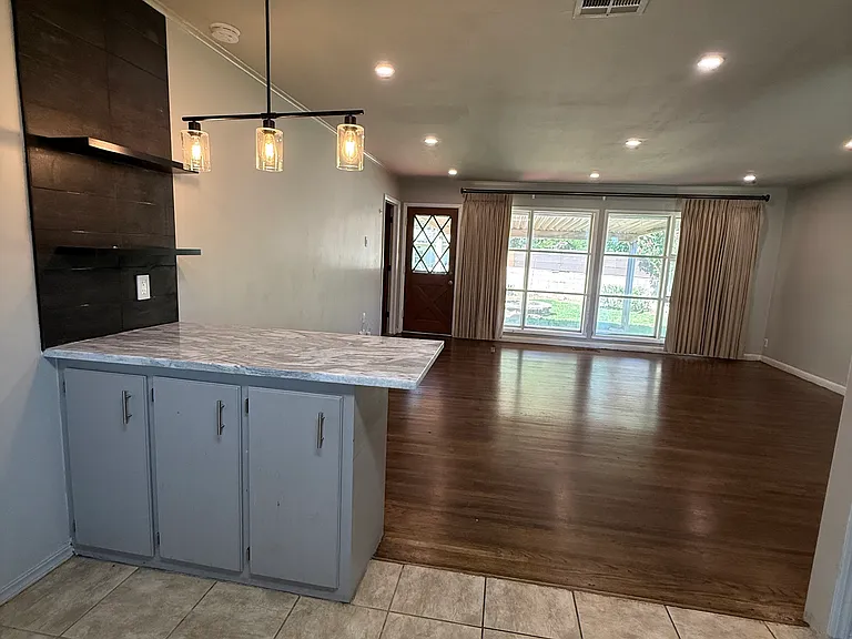 3829 S Jamestown Ave — Photo 5