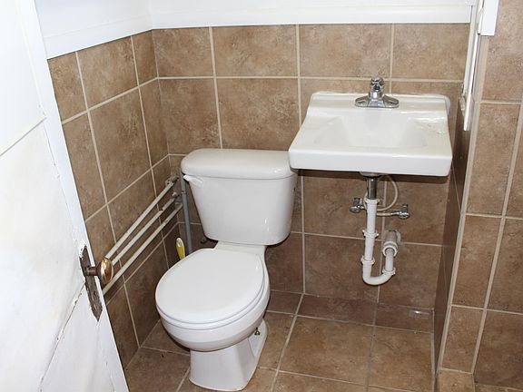 2nd image of 709 Grace Ave #715