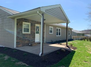 217 Airview Ln, Greensburg, PA 15601
