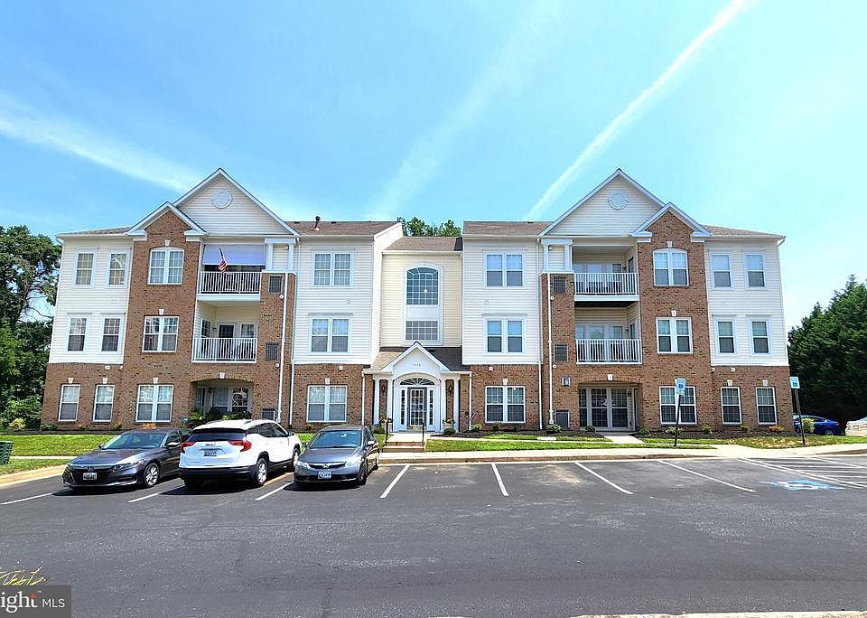 1st image of 1122 Spalding Dr Unit 4