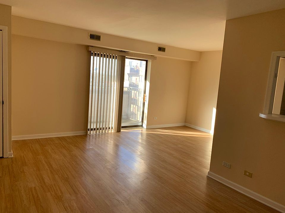 1st image of 1460 Fairlane Dr APT 221