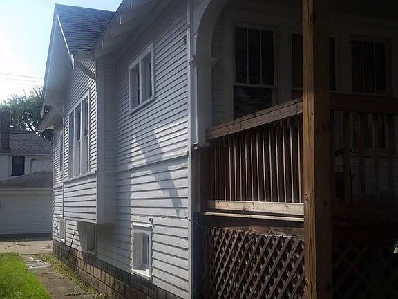 3rd image of 115 156th Pl