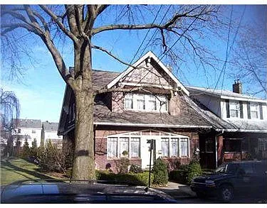 1106 Highland St photo 1