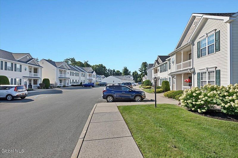 5th image of 42 Morning Glory Way