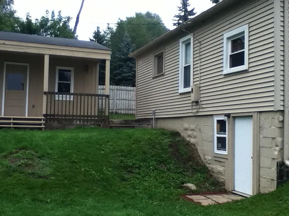 2 bed, 966 sqft, $1,425 — Photo 2