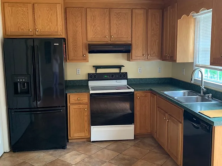 535 Fairview Pl — Photo 6