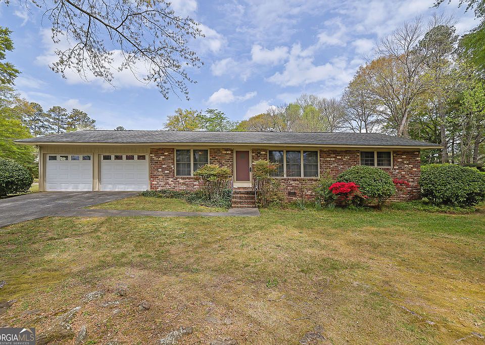 1st image of 2389 Princess Ln SE