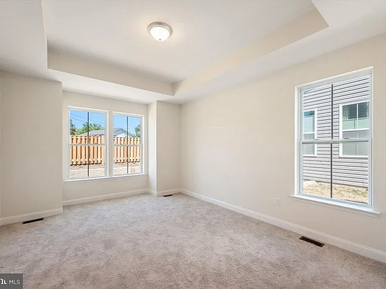 105 Amberfield Ct — Photo 9