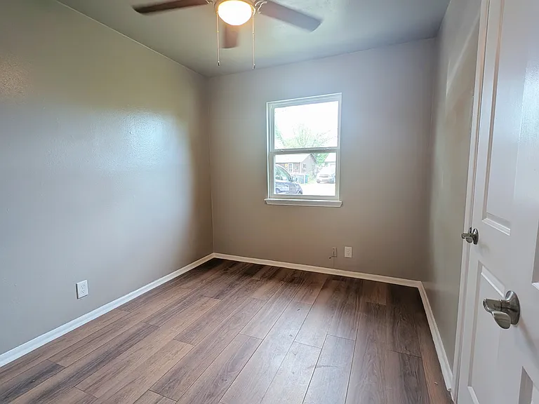 5802 Magnes Ln — Photo 12