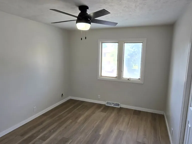 5617 S 104th Ave — Photo 17