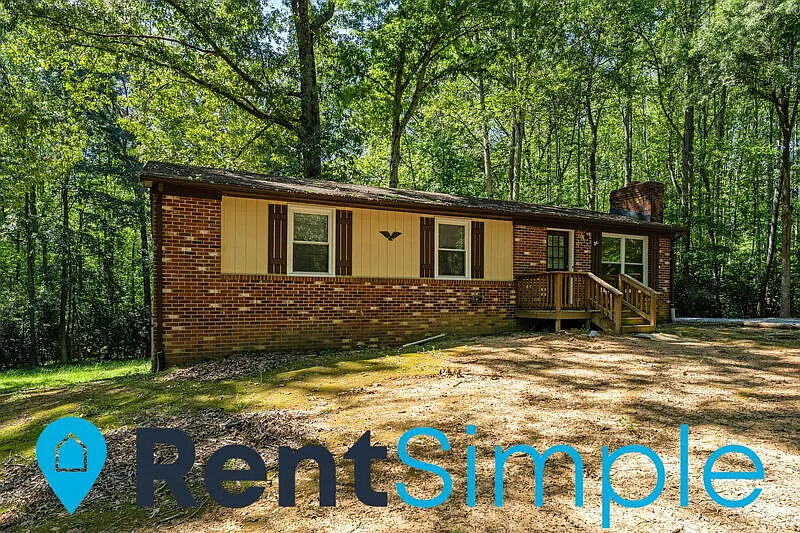 3 bed, 2.5 bath, 1128 sqft, $2,095 — Photo 3
