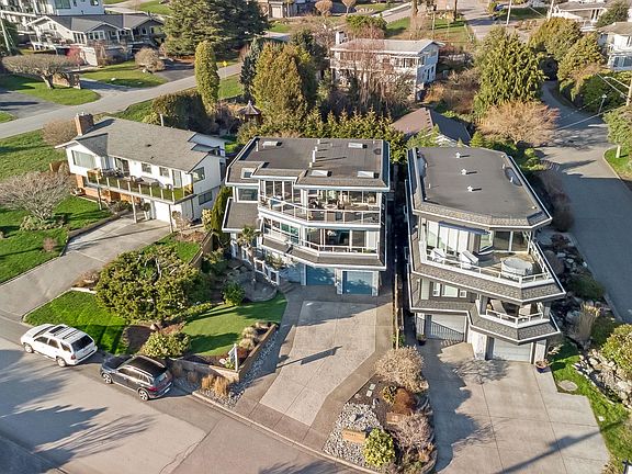 2nd image of 15587 Semiahmoo Ave