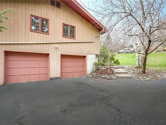 4th image of 6 Sonia Ct