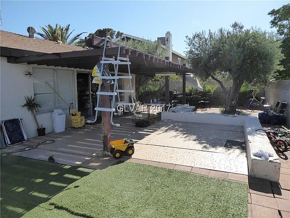 4th image of 2442 Palora Ave