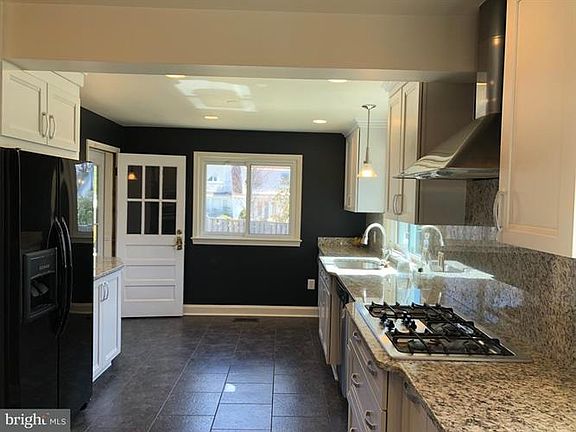 4th image of 7113 Marlan Dr