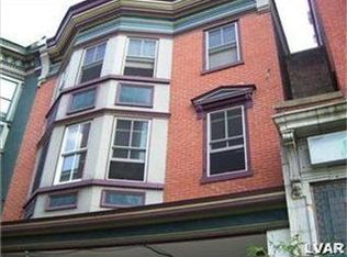 1 Lehns Ct, Easton, PA 18042