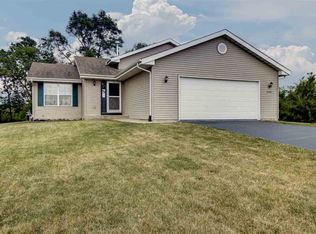 5430 Reidenbach Rd, South Beloit, IL 61080