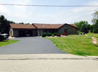 N8365 Booth Lake Hghts Rd, East Troy, WI 53120