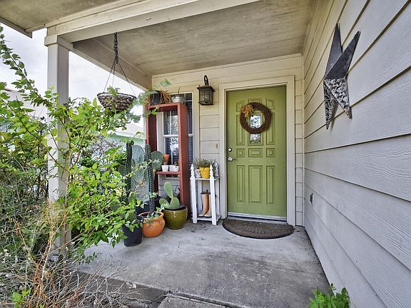 3rd image of 1625 Coriander Dr