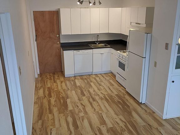 2nd image of 1321 Mathews Ave #15