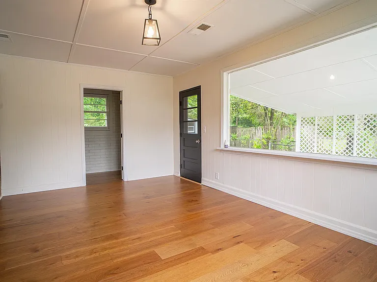 1159 Wesleyan Dr — Photo 4