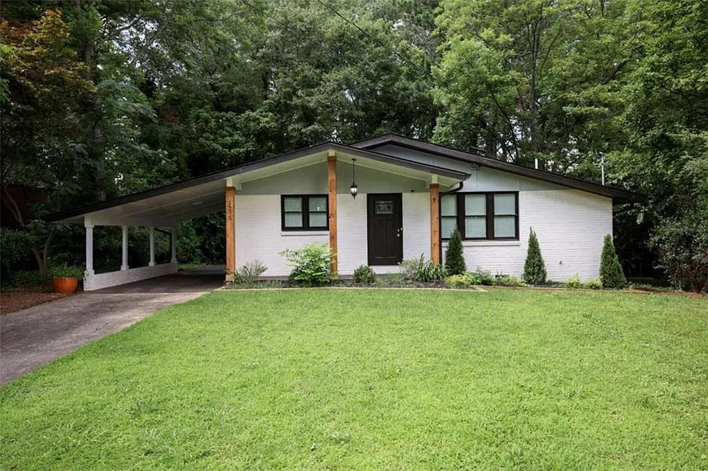 3 bed, 2.0 bath, 1283 sqft, $2,200 — Photo 1