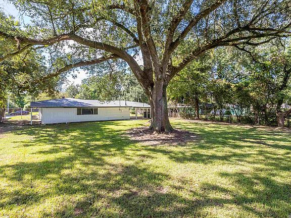 4th image of 8013 Brandon Dr