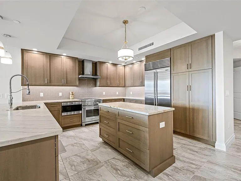 795 Collany Rd #205 — Photo 10
