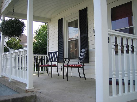 4th image of 125 Prospect St