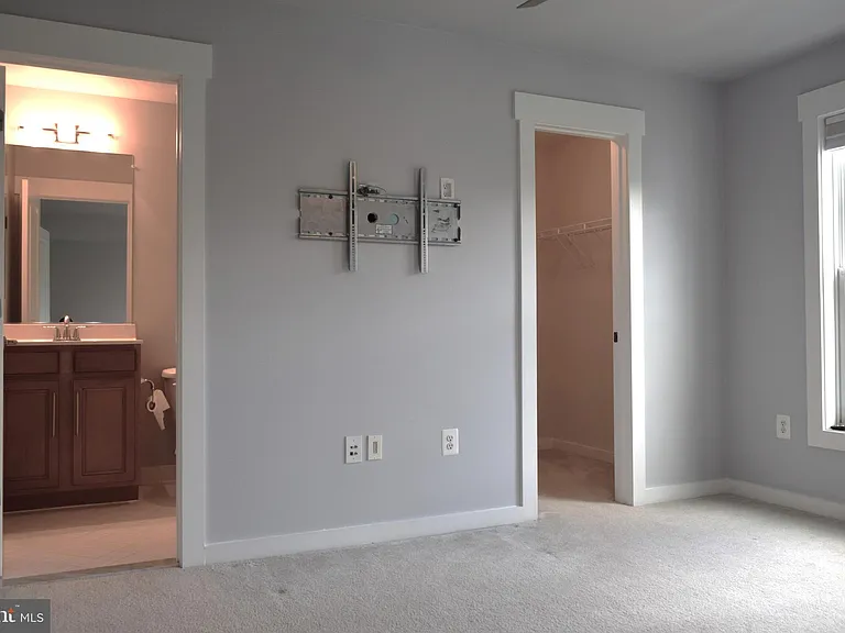 22447 Verde Gate Ter — Photo 36