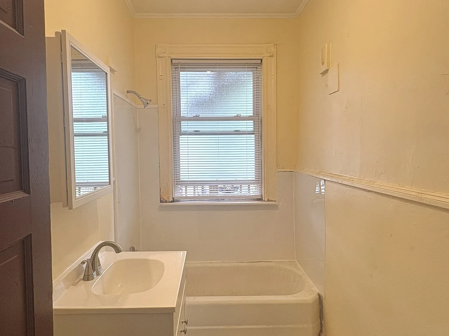 4 bed, $1,800 — Photo 4