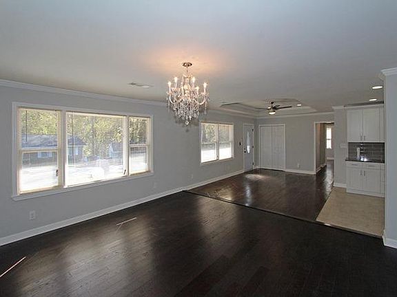 Living/ Dining Overview 