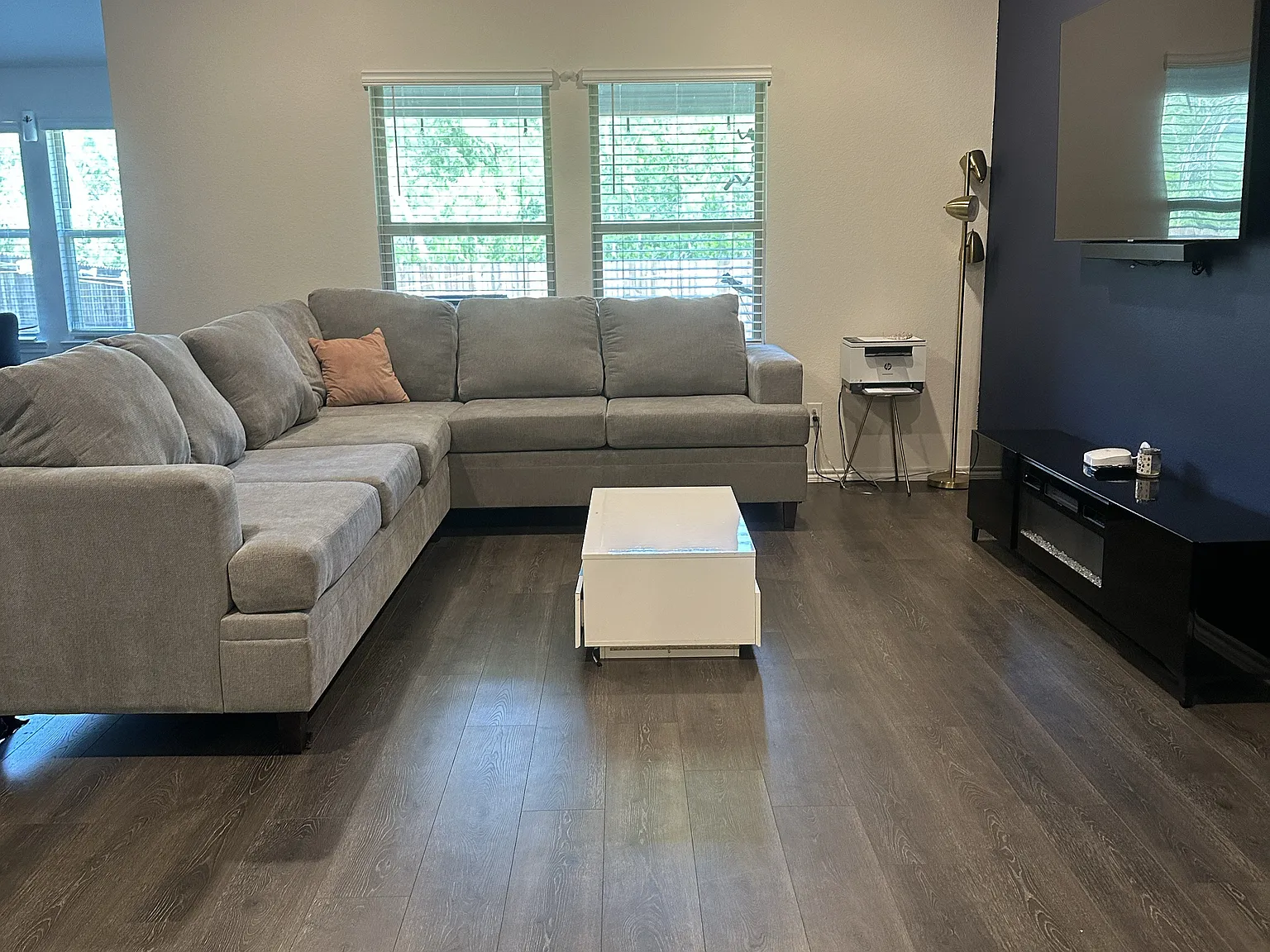 4 bed, 1690 sqft, $2,100 — Photo 3