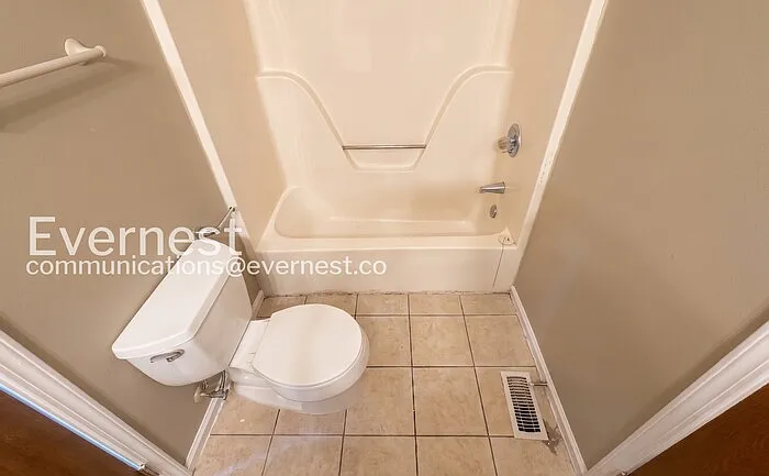 387 Jamestown Manor Dr — Photo 9
