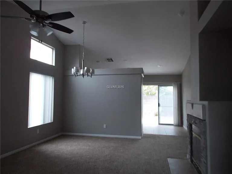 1500 Iron Springs Dr — Photo 3