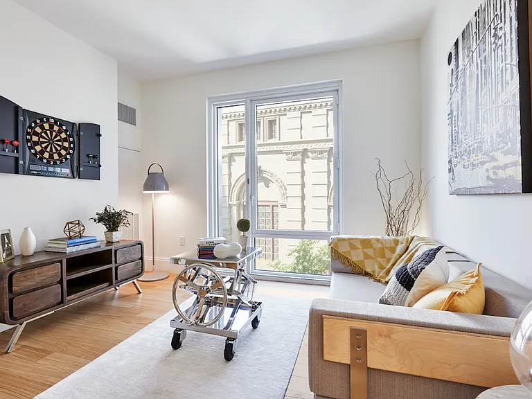 600 W 58th St #6G — Photo 3