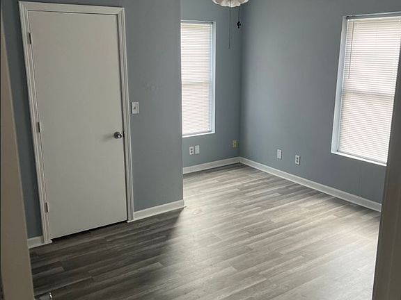 4th image of 1007 E Percy Ave #2