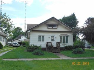 300 S Walnut St, Nokomis, IL 62075