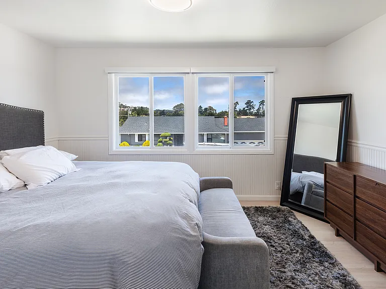 460 Valverde Dr — Photo 17