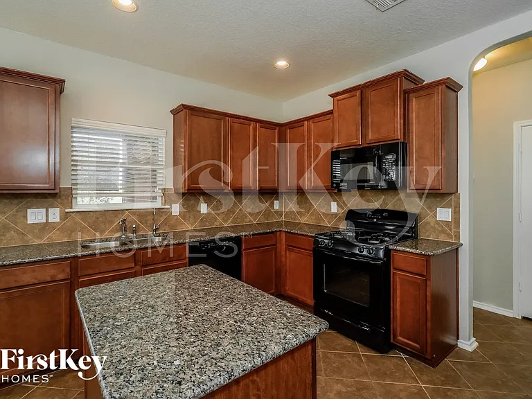 10215 Mill Path — Photo 7