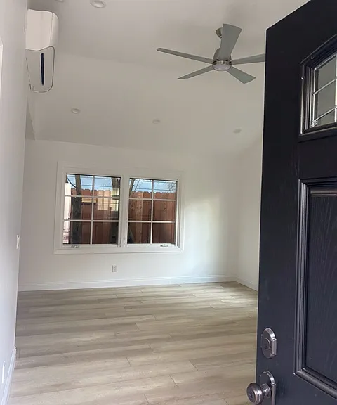 1521 Ramona Ave — Photo 2