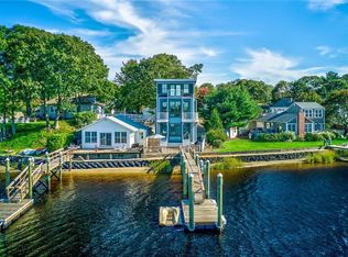 43 Sunset Dr, Barrington, RI 02806