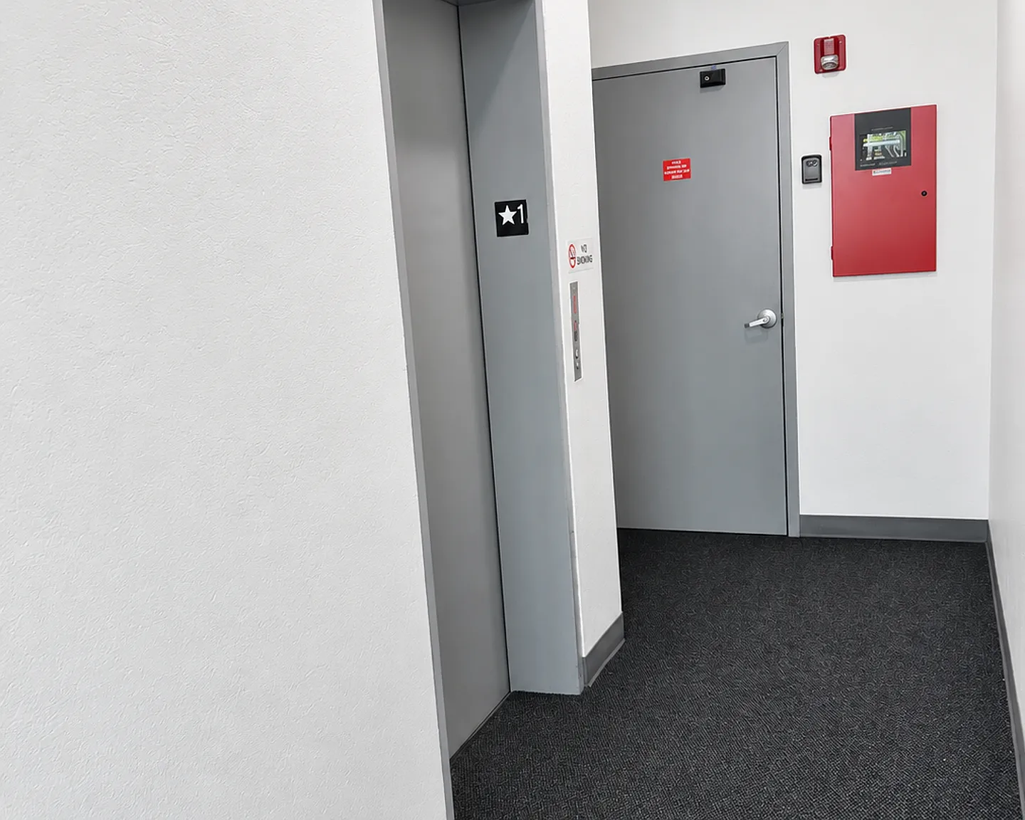 500 Red Table Apartments — Photo 2